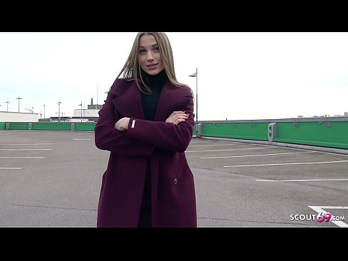❤️ ドイツ人スカウトマンは、夢のようにスティール、駐車場のテルテル、お金のためのセクシーに触れることです。 ️❌ セックスビデオ ❌️❤