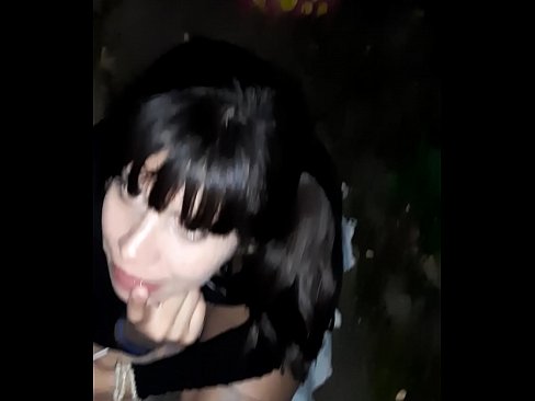 ❤️ 路上でキャンディと引き換えに腫れたペニス ️❌ セックスビデオ ❌️❤