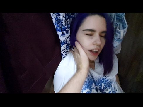 ❤️ 押し入れの中の姉ちゃんを発見し、イクのを手伝う ️❌ セックスビデオ ❌️❤